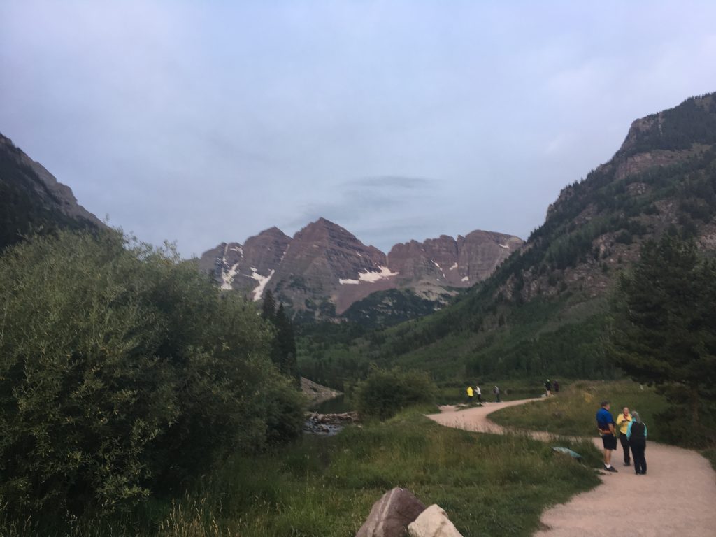 Lake at the start of the trail to Maroon Bells